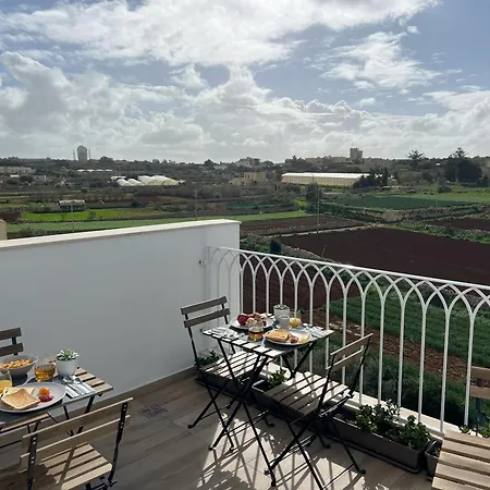 Bed & Breakfast Number 33 - Dingli