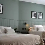 Bed and breakfast Number 33 - 3*